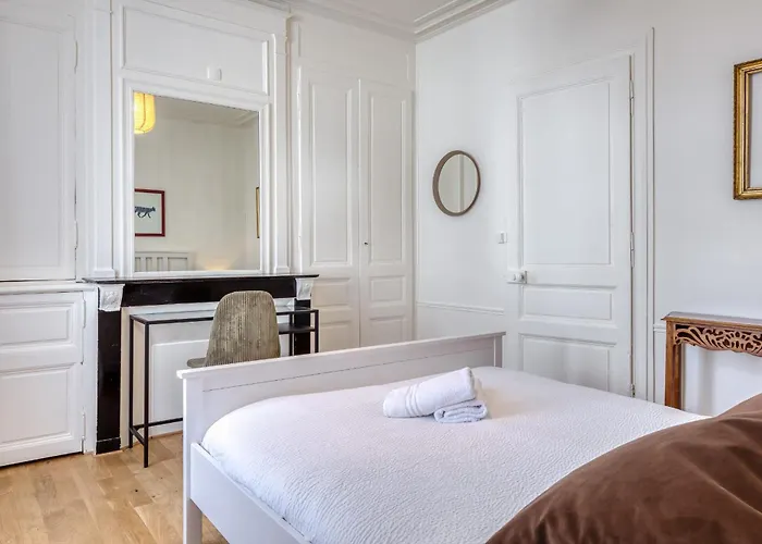 Manon Magnifique F2 Avec Vue Rouen